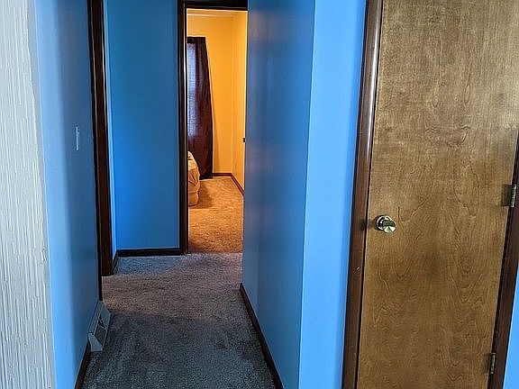 4th image of 391 Warwick St