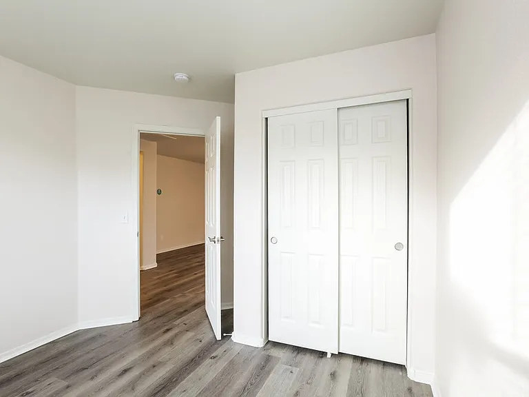 9004 S 4th St — Photo 14