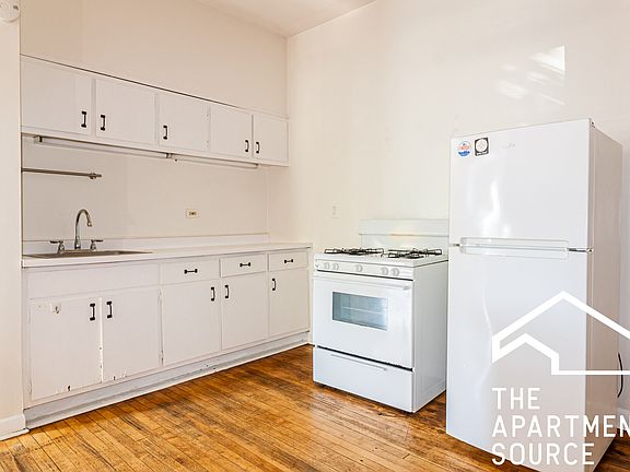 3rd image of 923 W Waveland Ave APT 1D