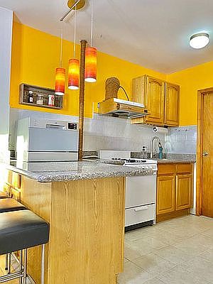 3rd image of 146 Forsyth St #4D
