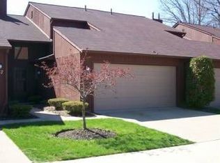 335 Katey Rose Ln, Cleveland, OH