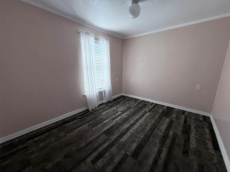 13809 Hershe St #B — Photo 6