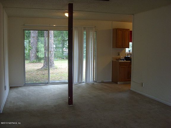 3rd image of 8037 Chateau Dr S