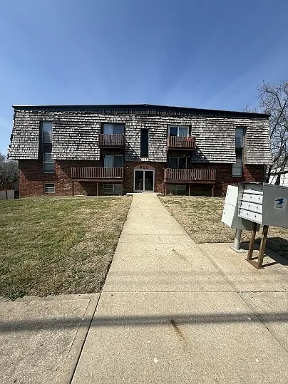 820 N Holden St — Photo 1