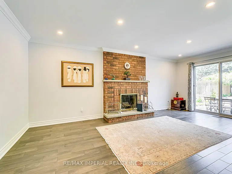 1511 Greenridge Cir — Photo 13