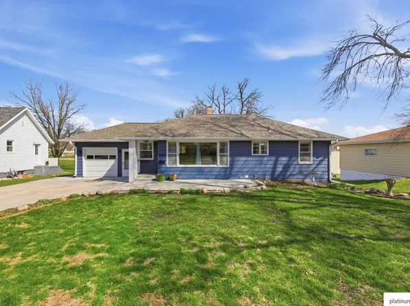2052 Park St, Blair, NE 68008