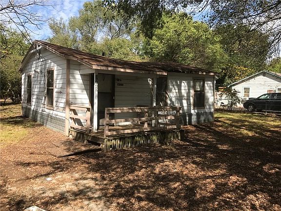 2nd image of 9723 Oakwood Dr