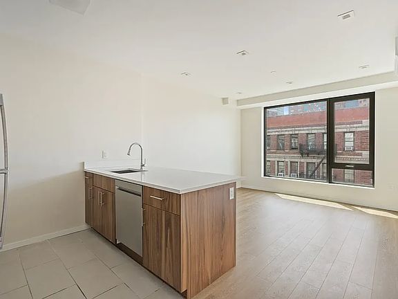 4th image of 521 W 134th St #7G