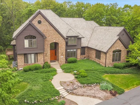 16001 Burr Oak Dr, Huntley, IL 60142