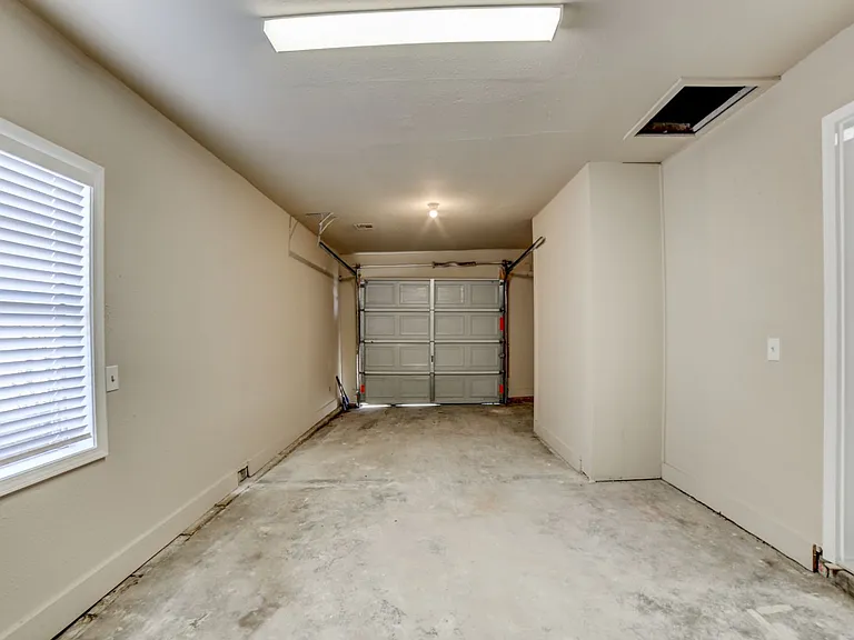 2120 S Main St — Photo 23