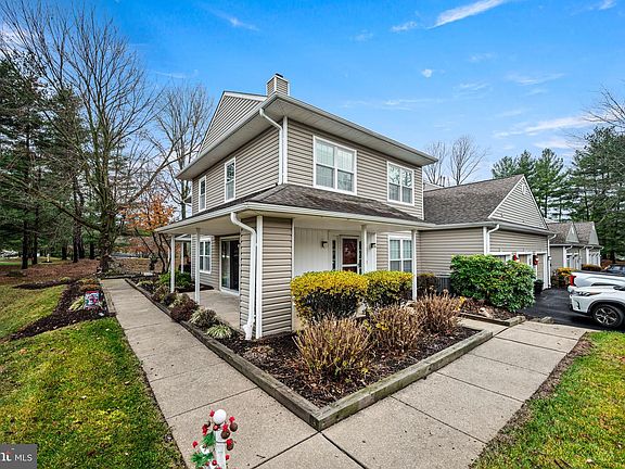 2nd image of 274 Stanton Ct