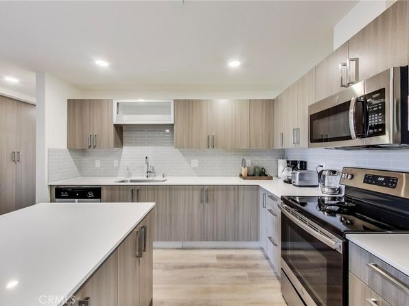 11616 Burbank Blvd #203
