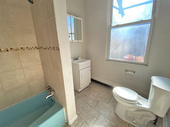 3rd image of 521 N Negley Ave APT 3
