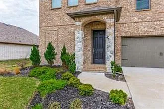 4 bed, 2966 sqft, $3,300 — Photo 2