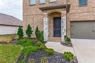 2nd image of 921 Waterview Dr