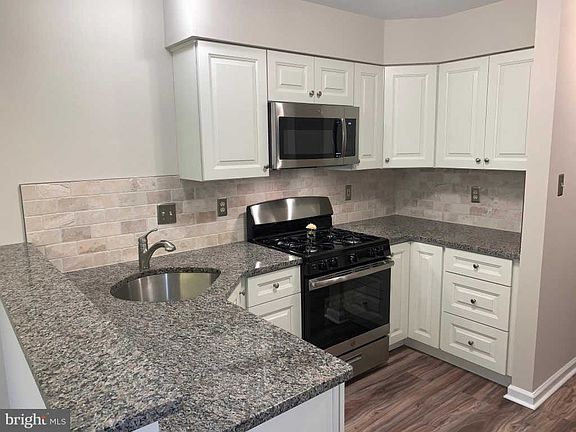 3rd image of 1172 Dublin Ct