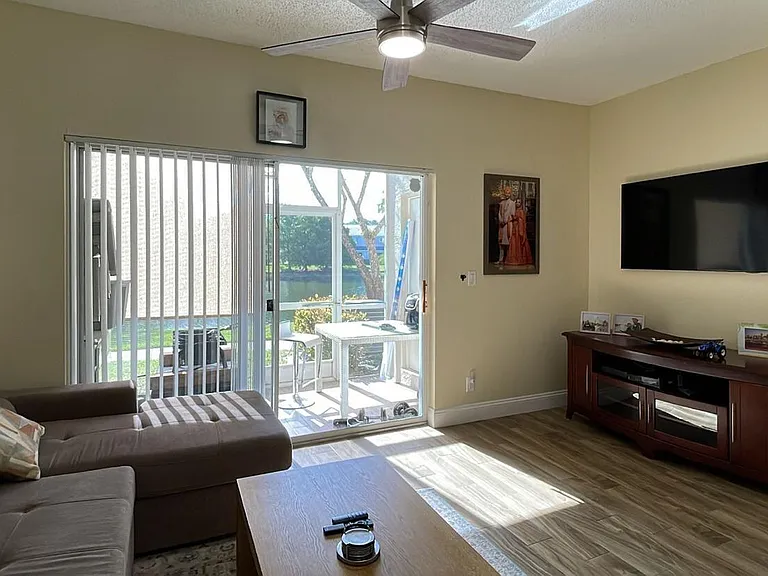 4847 Palmbrooke Ter — Photo 4