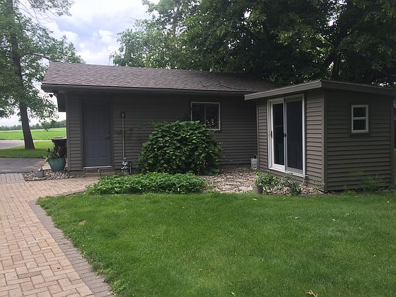 4th image of 33604 Wildwood Dr