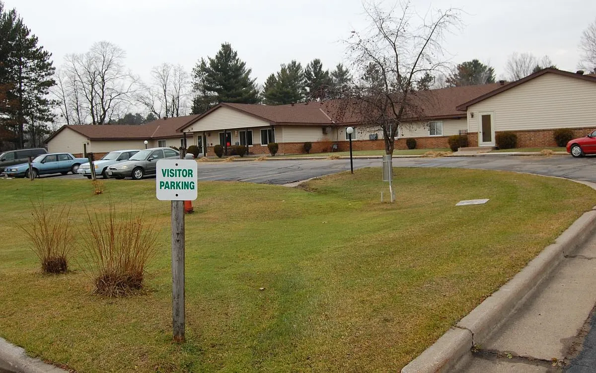 1 bed, $650 — Photo 1