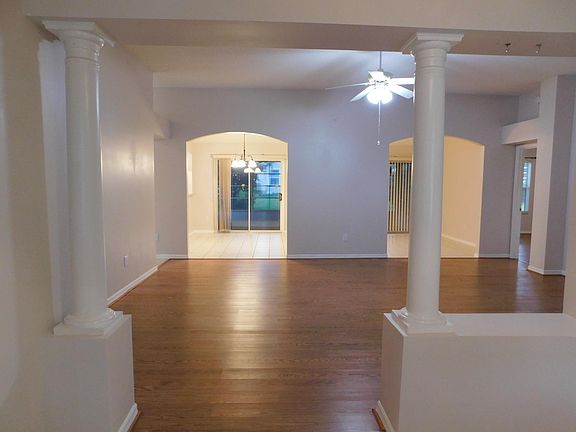 4th image of 210 Chula Vista Ave