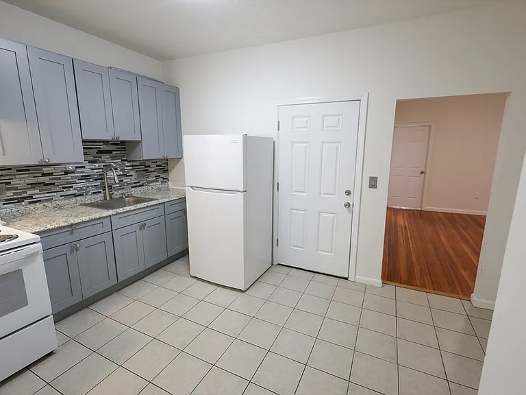 127 Intervale St #3 — Photo 2