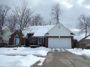 20342 Country Side Dr, Macomb, MI 48044