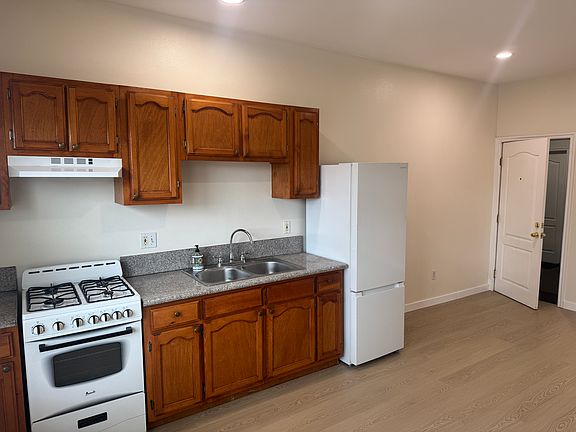 2nd image of 212 W Palmer Ave APT 20