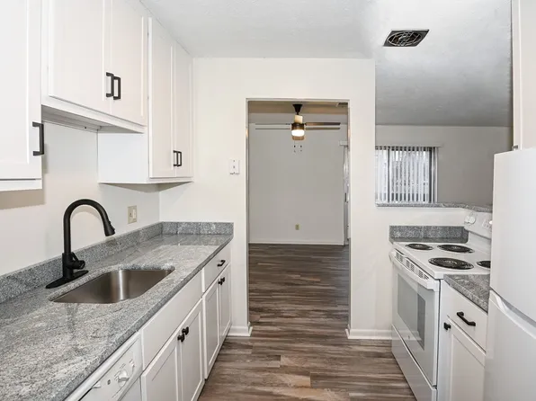 The Ridgeview Apartment