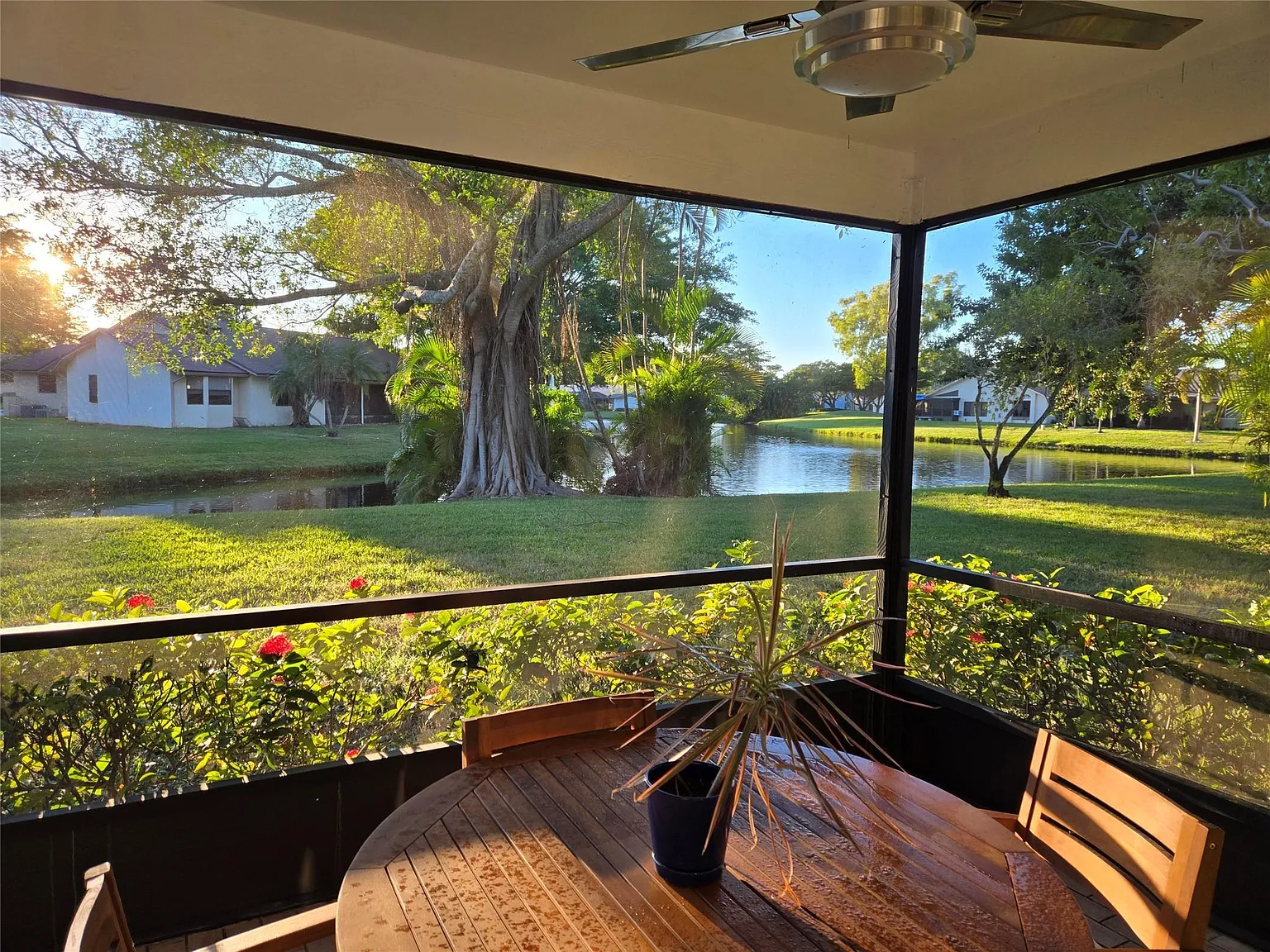 2 bed, 2.0 bath, 1533 sqft, $4,900 — Photo 4