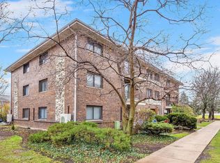 1240 S Lorraine Rd APT 3B, Wheaton, IL 60189