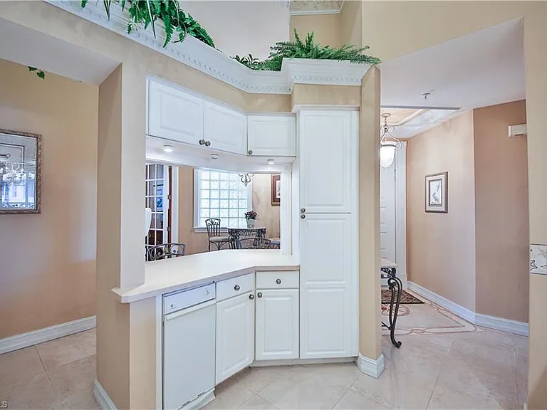 837 Sailaway Ln #202 — Photo 17
