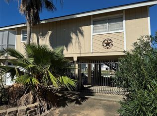182 Barracuda St, Bayou Vista, TX 77563