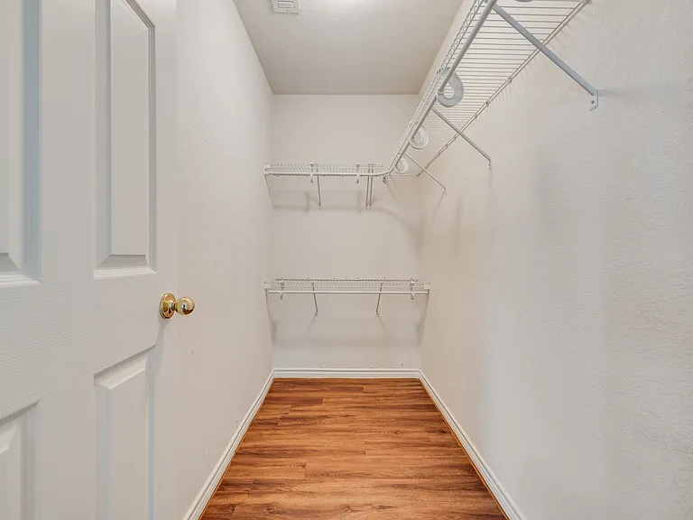9005 Stewart St — Photo 10