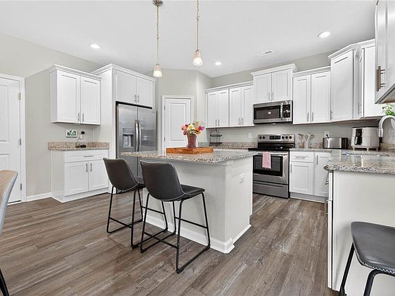 3rd image of 1014 Mains Creek Rd