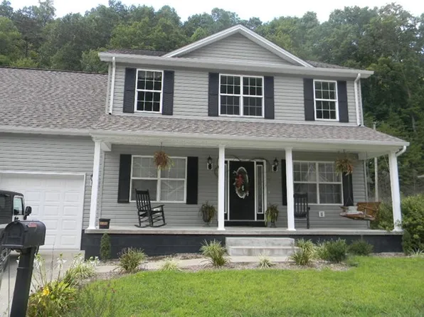 147 Stoney Brook Dr, Van Lear, KY 41265