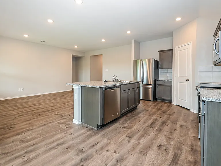 2618 Saldana Dr — Photo 6