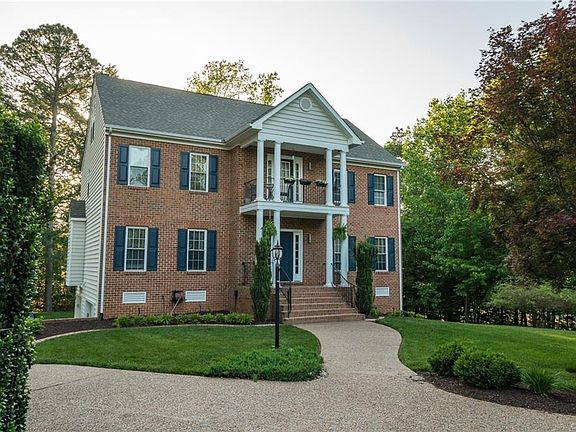 2nd image of 8037 Lammermoor Ct