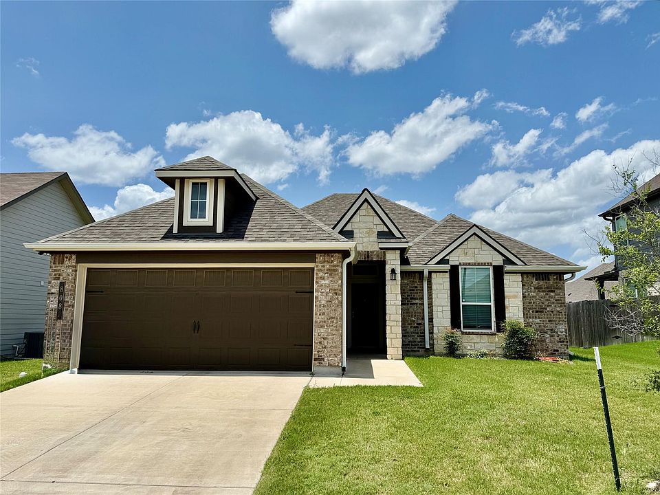 1st image of 808 Fallbrook Dr