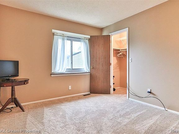 3rd image of 38185 Carolon Blvd #17