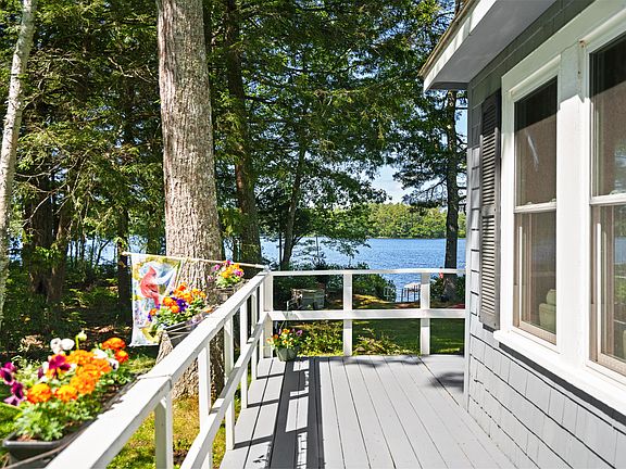 4th image of 71 Mapleridge Road