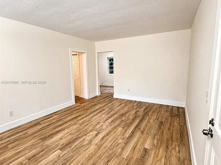 125 Edgewater Dr #9 — Photo 5