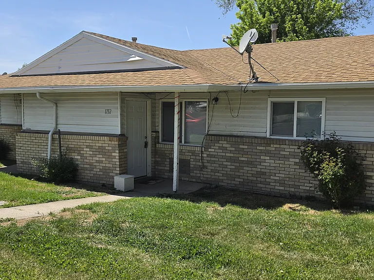 1752 S 440 W — Photo 19