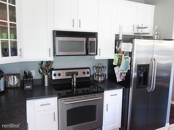 4th image of 3854 S Lake Dr