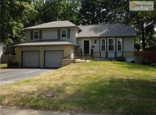4819 Stearns Ln, Shawnee, KS 66203