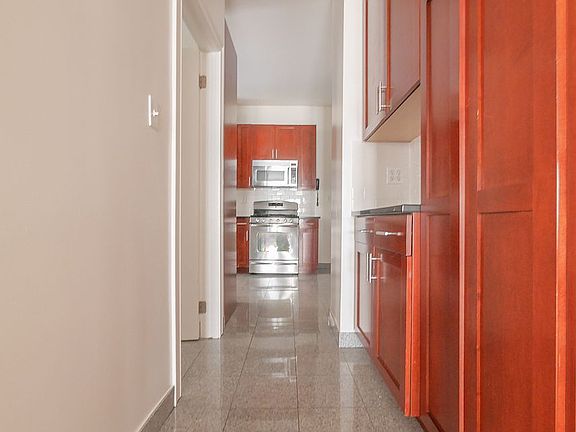 5th image of 680 W End Ave #D