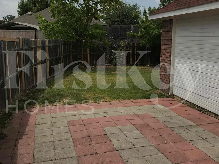 1027 Sea Shell Dr — Photo 15