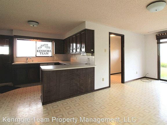 3rd image of 905 E Eastlake Dr