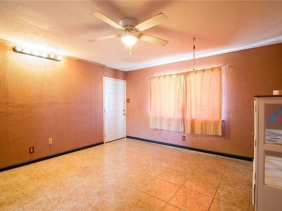 3rd image of 5821 Snark Ln