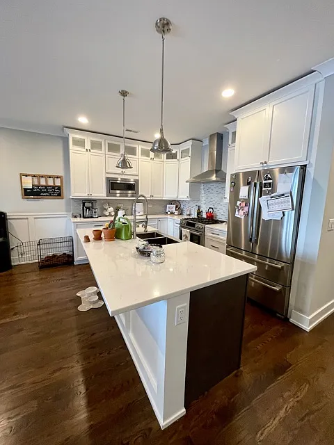 3 bed, 2.0 bath, 1556 sqft, $3,500 — Photo 3