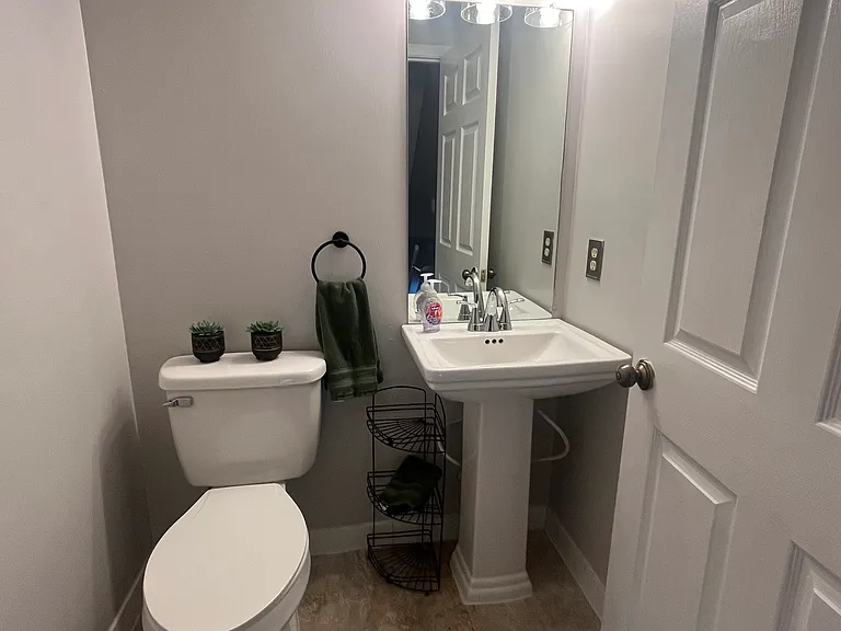 163 Golf Course Ln — Photo 3